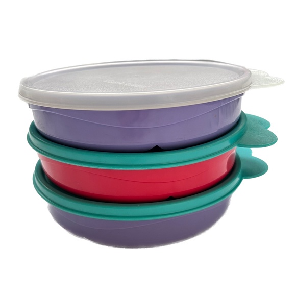 Lot of 3 Tupperware Munch Kids Divided Dish Bowls 2552A with Lids 6" Diameter - Picture 1 of 6